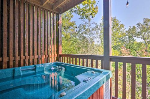 Scenic Sevierville Cabin Hot Tub, Panoramic Views