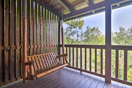 Scenic Sevierville Cabin Hot Tub, Panoramic Views