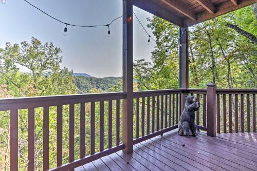 Scenic Sevierville Cabin Hot Tub, Panoramic Views