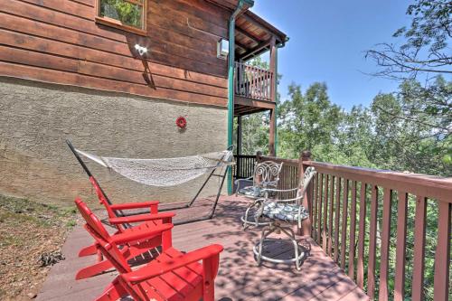 Scenic Sevierville Cabin Hot Tub, Panoramic Views