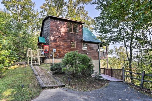 Scenic Sevierville Cabin Hot Tub, Panoramic Views