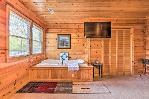 Scenic Sevierville Cabin Hot Tub, Panoramic Views