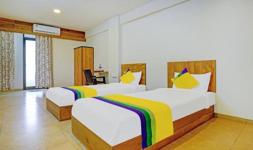 Itsy Hotels Oasis Pride - Tap to explore photos