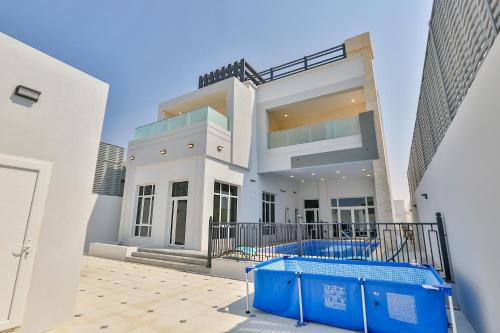 Exterior view, The north Pearl in Al Khor