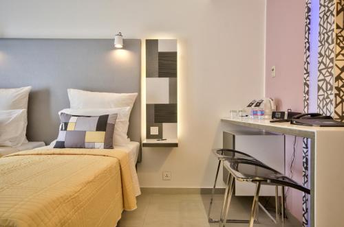 Twin Room image 2