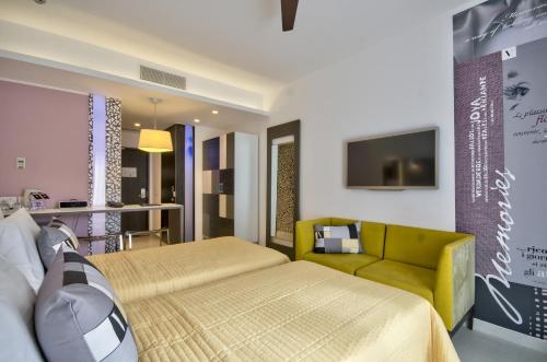 Twin Room image 4