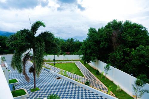 Apkārtne, WESTN Resorts in Courtallam