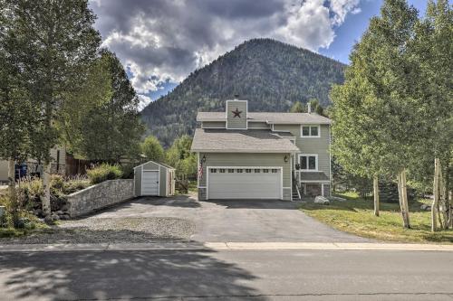 Cozy Frisco Home with Deck and Mtn View Walk to DTWN in Frisco, USA