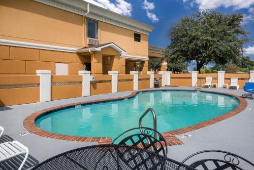 Quality Inn & Suites Granbury