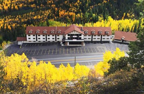 Monarch Mountain Lodge - image 7