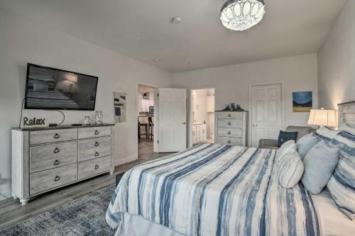 Resort-Style Condo with Lake Views and Patio! - image 27