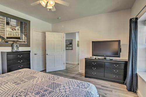 Resort-Style Condo with Lake Views and Patio! - image 30
