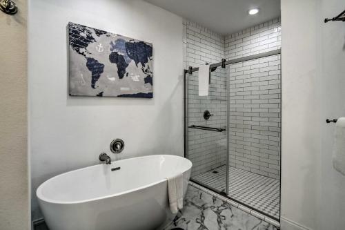 Resort-Style Condo with Lake Views and Patio! - image 32