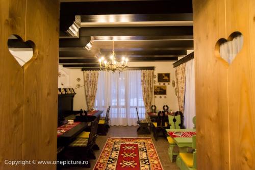 Restorāns, Hanul Haiducilor in Obârşia Lotrului