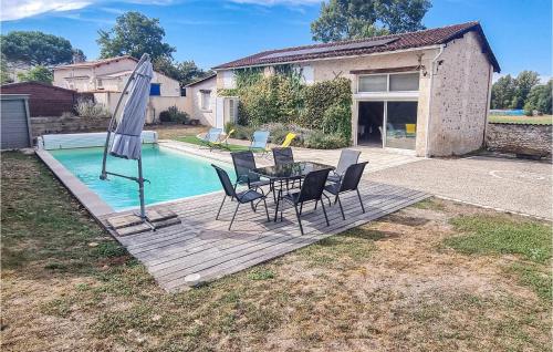 Beautiful Home In Bazac With Heated Swimming Pool - Location saisonnière - Bazac