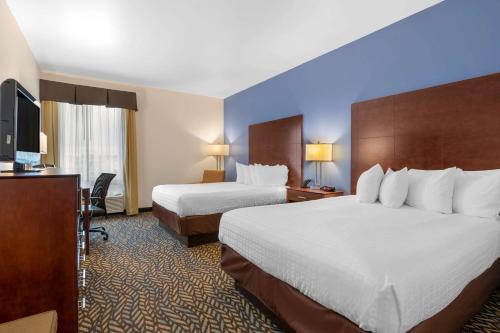 Best Western Plus Covered Bridge Inn - image 11