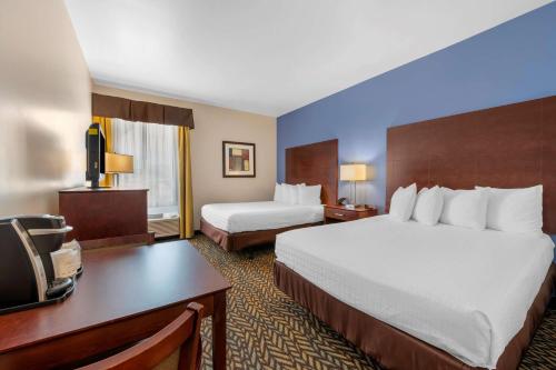 Best Western Plus Covered Bridge Inn - image 2