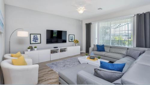 Florida Sunshine 3 Miles to Disney - image 7