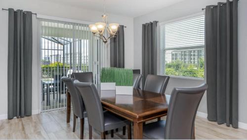 Florida Sunshine 3 Miles to Disney - image 10