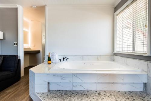 Lindberg Suites - image 11