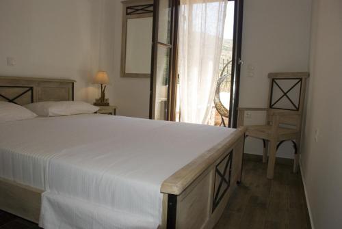 1 king bed, 1 sofa bed