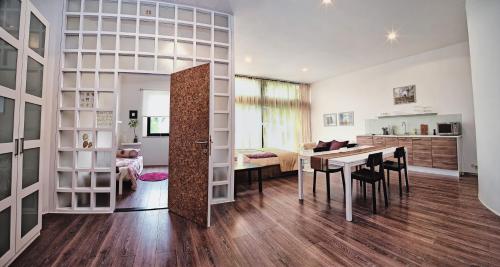 Apartment Breeze