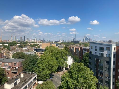Bright and spacious 1 bed flat in Camberwell, Лондон