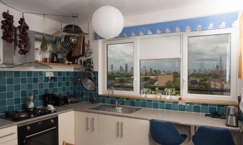 Bright and spacious 1 bed flat in Camberwell, Лондон (фото 4)