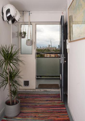 Bright and spacious 1 bed flat in Camberwell, Лондон (фото 9)