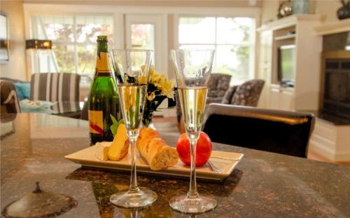 Crown Mansion Boutique Hotel & Villas Qualicum Beach