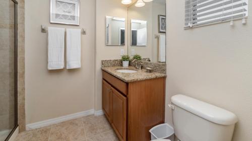 Elegant Spacious Stuart Pool Home Accommodate 20 People Doorsteps to Disney - image 12