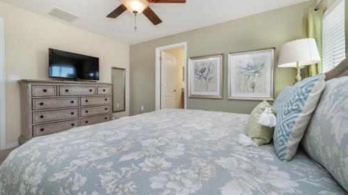 Elegant Spacious Stuart Pool Home Accommodate 20 People Doorsteps to Disney - image 10