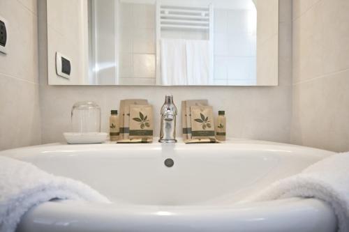 Badezimmer, And So in Lecce