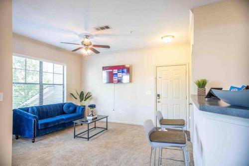 Sophisticated Suite Mins To Medical Center Fort Gordon Downtown with Digital Concierge & More - Apartment - Augusta