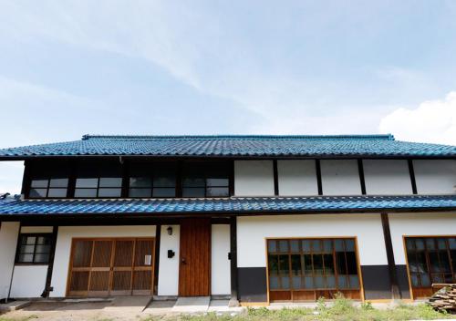 Exterior view, [貸切り] 220㎡ 月のワルツ 108年前の高級古民家 in Karuizawa