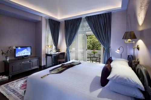 room detail thumbnail 1