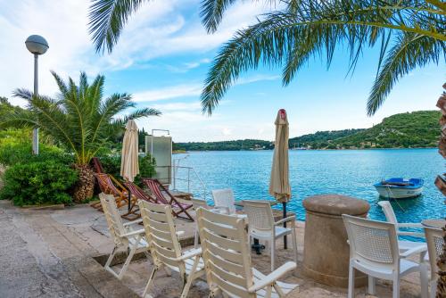 Suite with Balcony and Sea View