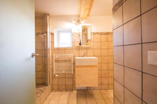 Aparthotel & Seminarhaus Wolkentor 8.0km von Petersberg entfernt