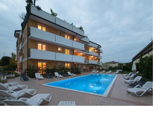 Ferretti Residence Garda Palace - 수영장