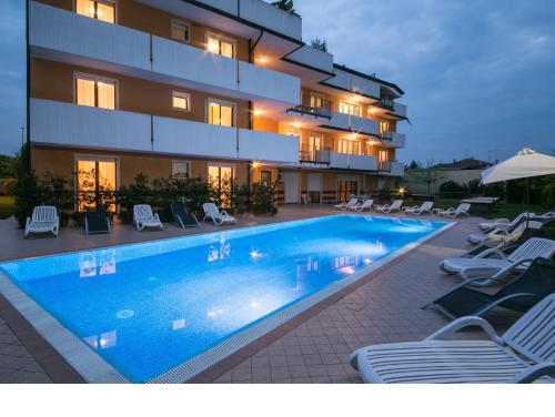 Ferretti Residence Garda Palace - 수영장