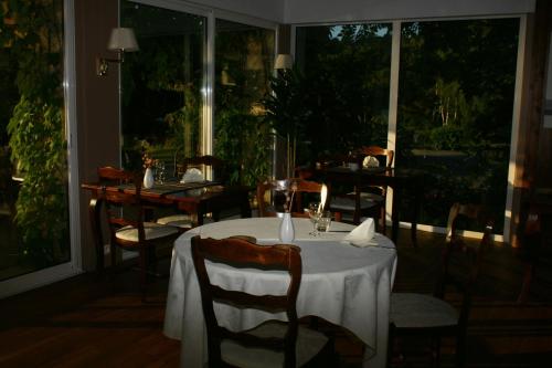 Logis Hotel du Lac - image 11