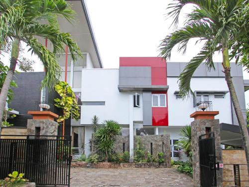 Super OYO Capital O 91665 D'prof Exclusive Guesthouse