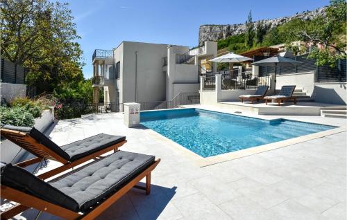 Stunning Home In Klis With Outdoor Swimming Pool, Swimming Pool And 3 Bedrooms - Location saisonnière - Klis