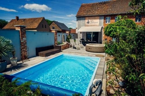 Alte Schmiede mit Sauna, Pool und Whirpool im Außenbereich schönstes Ferienhaus der Lausitz