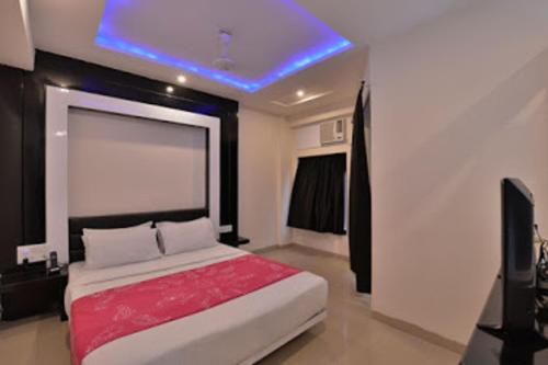 Capital O 72543 Hotel Satyam Inn Ujjain