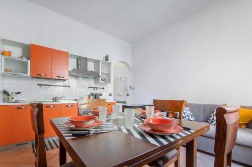 One-Bedroom Apartment image 9