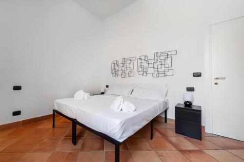 One-Bedroom Apartment image 6