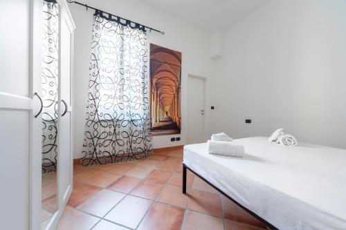 One-Bedroom Apartment image 5