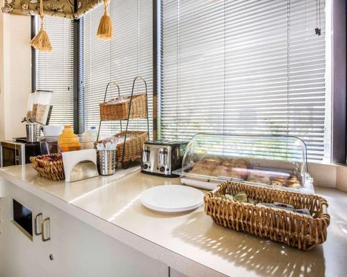 อาหารและเครื่องดื่ม, California Inn and Suites Bakersfield in เบเคอร์สฟิลด์ (CA)