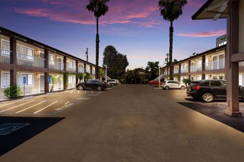 SureStay Plus Hotel by Best Western Mountain View